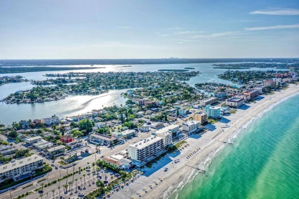 Sunset Beach Suites At Madeira Beach! Pet Friendly With Summer Breezes! - Suite 6 St. Pete Beach Eksteriør billede